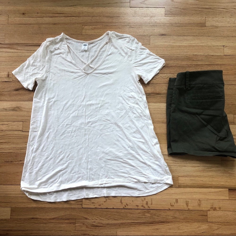 Old Navy cream tee size xs